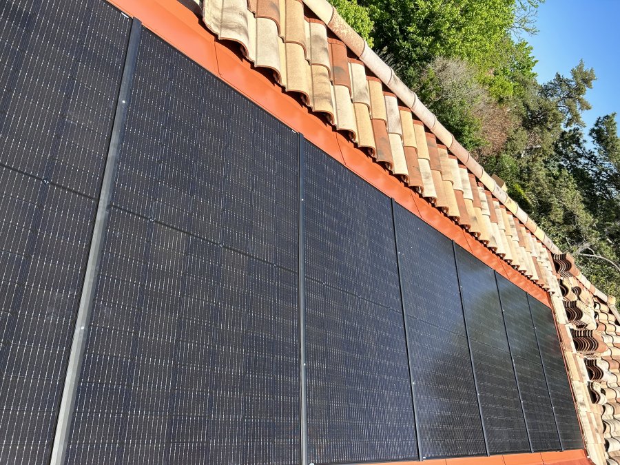 Installation de Panneaux Photovoltaïques par VIRICEL - Transition Énergétique Durable