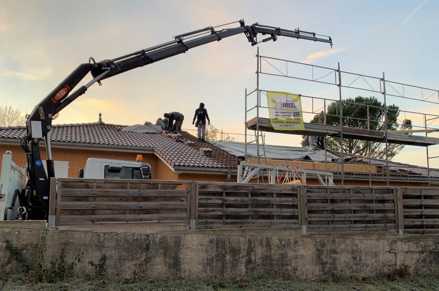 VIRICEL-CHARPENTE-COUVERTURE-PLAQUISTERIE-MENUISERIE-SURELEVATION-RENOVATION-TOITURE-TREVOUX-AIN-RHONE-ABRI-AUVENT-TERRASSE- -FORMATION-SECOURISTE-OSSATURE-BOIS-3